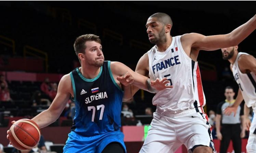  东契奇50+三双独战西部群雄  