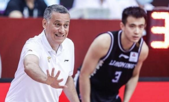  活塞解雇主帅凯西，助理教练临时接任引质疑  